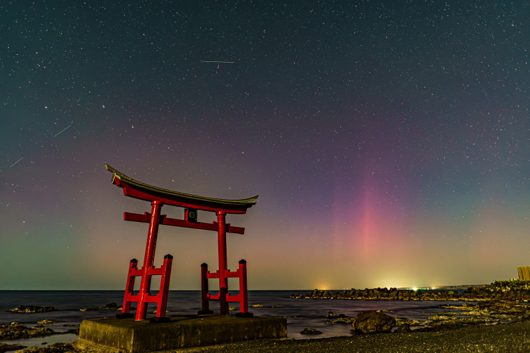 夜空に舞う神楽
